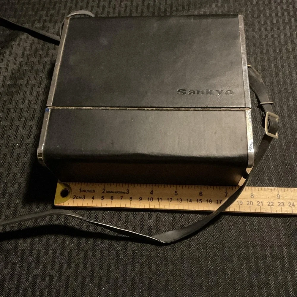 Vintage Sankyo Auto-4X Zoom Reflex 8mm Movie Camera Silver W/ Case Japan